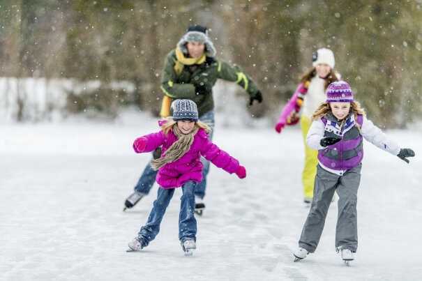Mauricie: 4 beaux endroits où patiner en famille cet hiver
