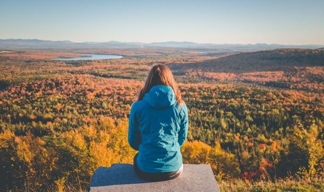 Des sentiers de randonnée pédestre pour admirer les plus belles couleurs des Cantons