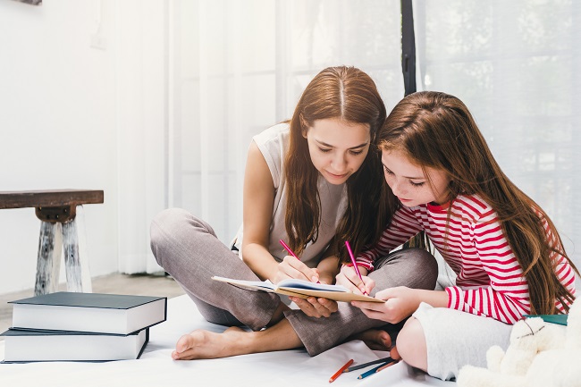 École à la maison: comment s’y retrouver (et 12 ressources en ligne pour vous aider)