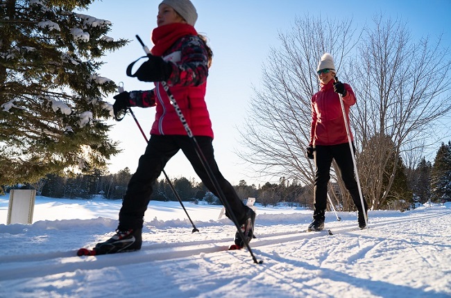 famille en ski de fond, sport hiver