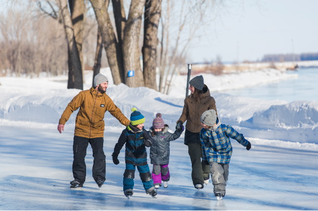 famille en patins