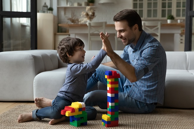 8 idées de jeux à faire avec des blocs Lego