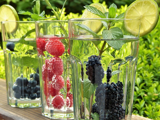 15 idées originales d’eaux aromatisées