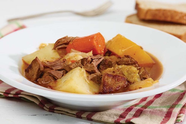 Bouilli de légumes et de bœuf 